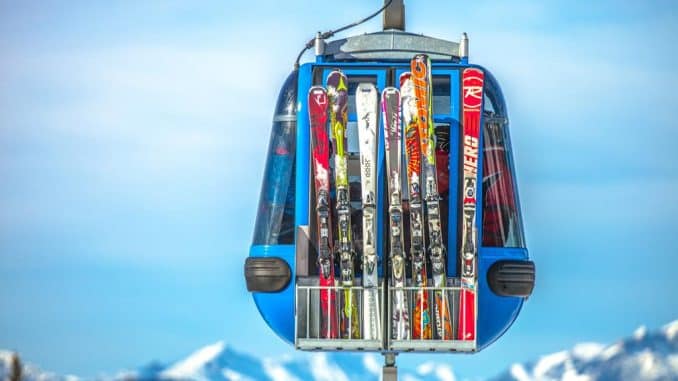 coloured skis